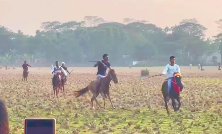 ঝালকাঠিতে ঐতিহ্যবাহী 'ঘোড়দৌড়' প্রতিযোগিতা অনুষ্ঠিত